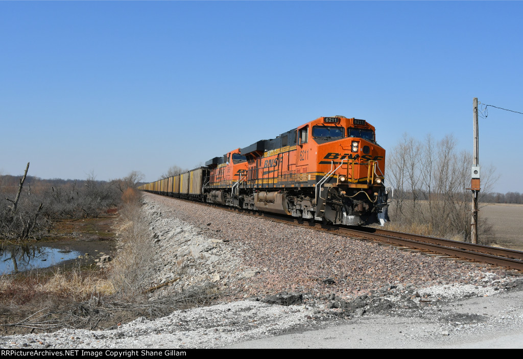 BNSF 6211